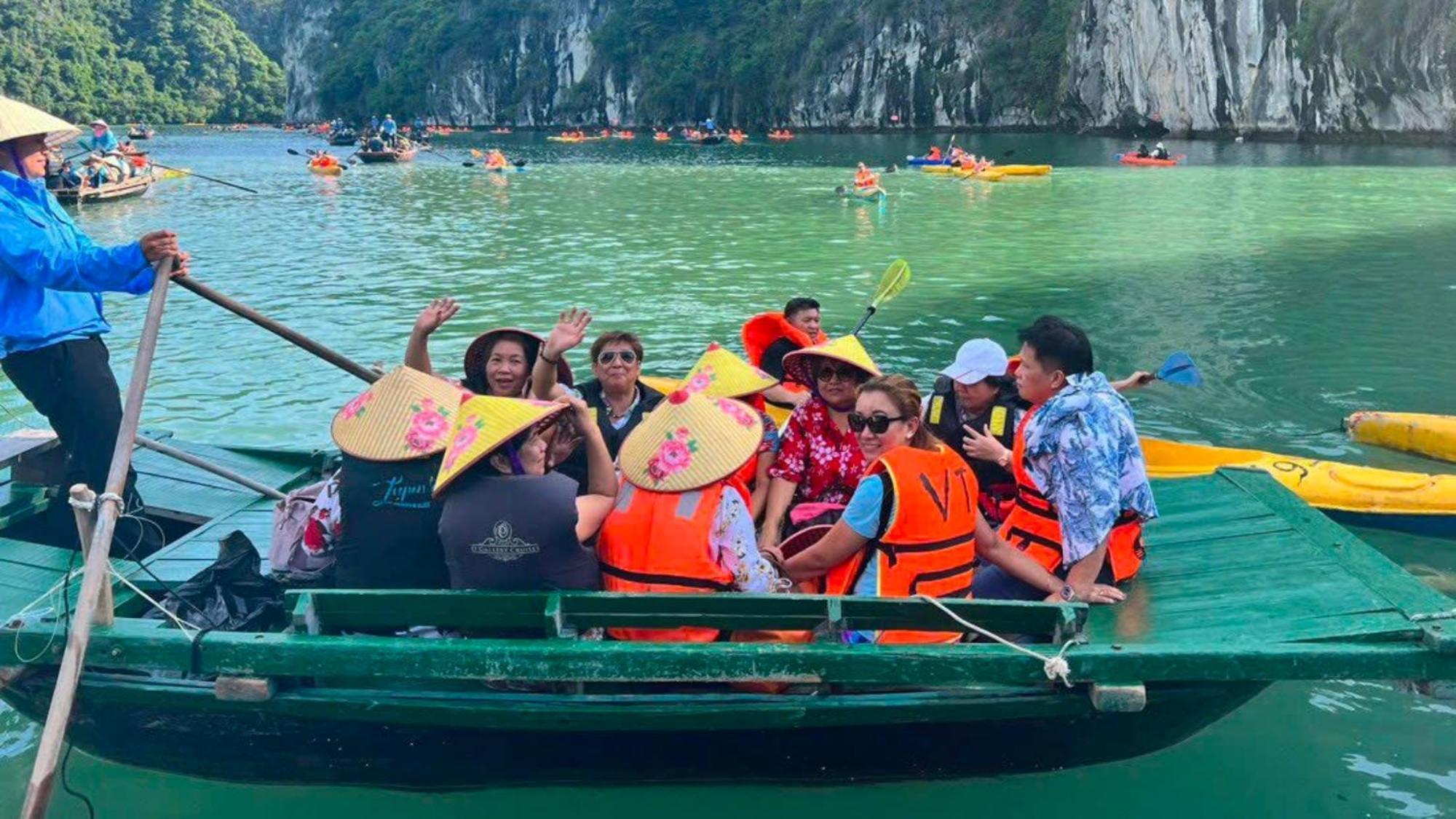 Hotel Lotus Boutique Cruise Ha Long Exterior foto