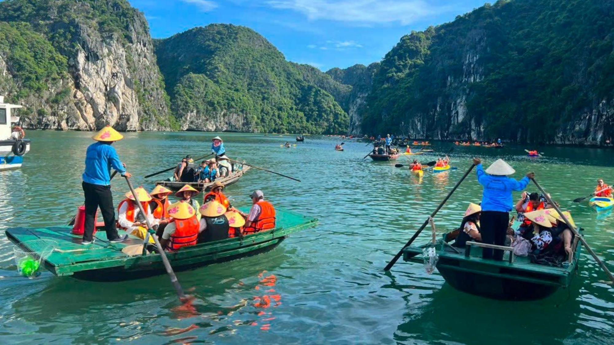 Hotel Lotus Boutique Cruise Ha Long Exterior foto