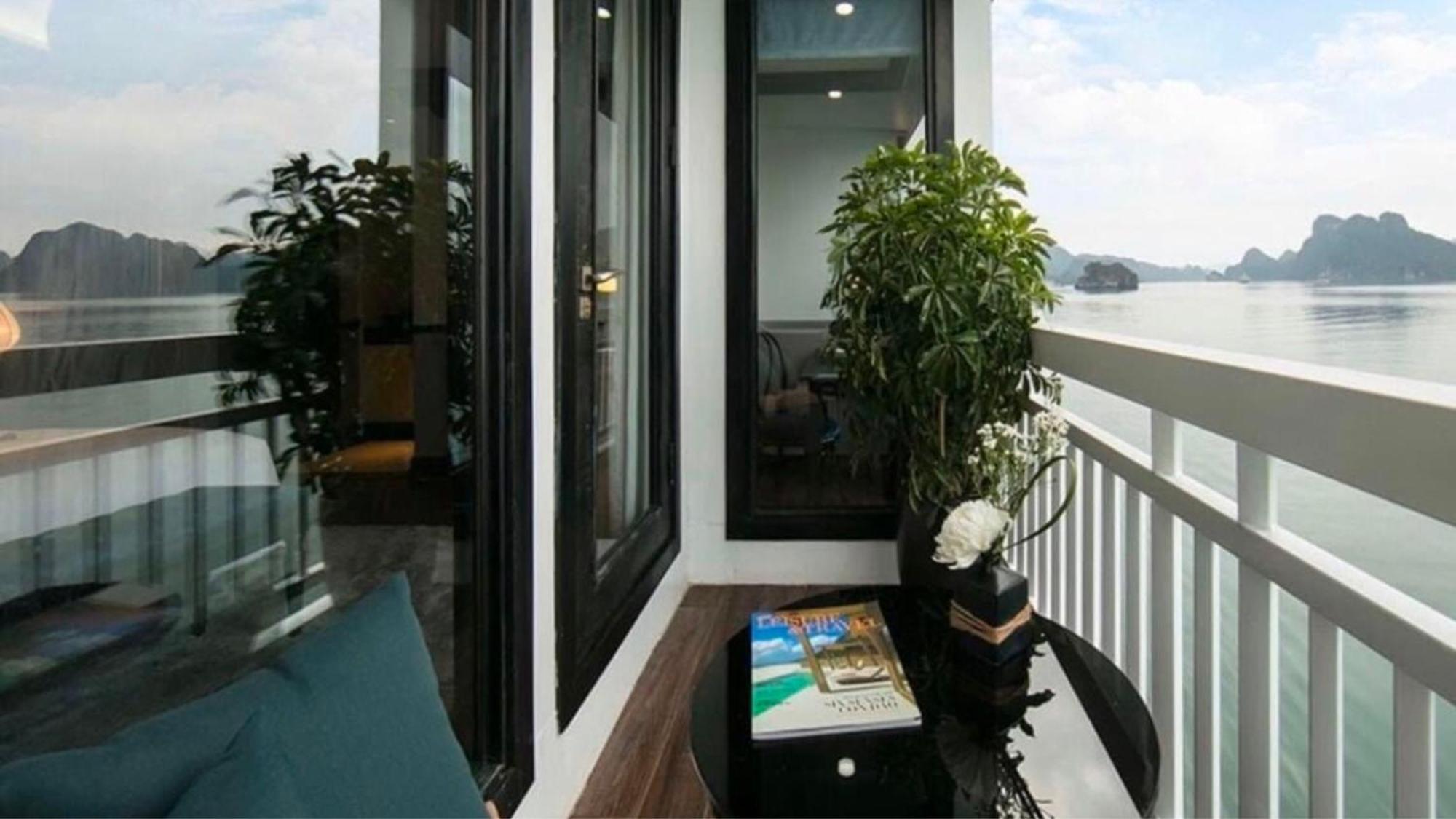 Hotel Lotus Boutique Cruise Ha Long Exterior foto