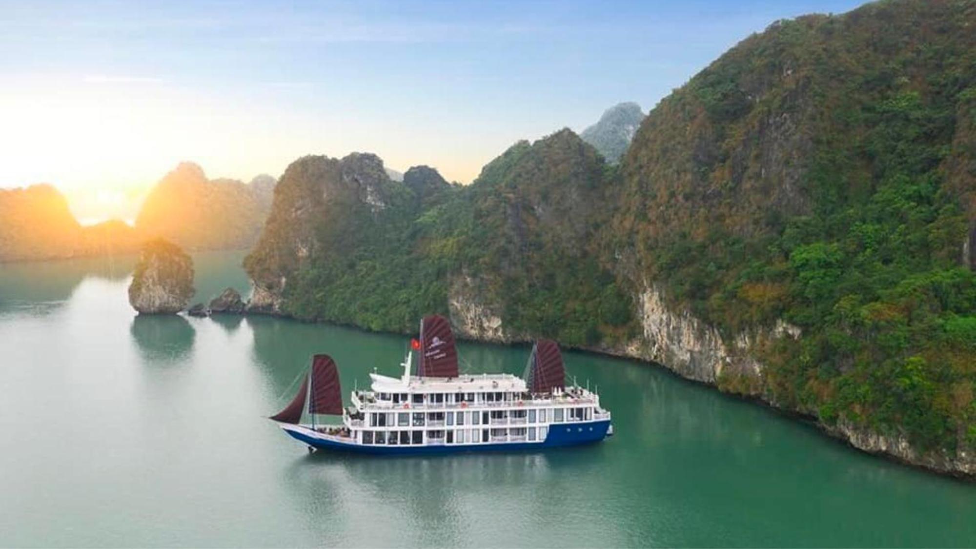 Hotel Lotus Boutique Cruise Ha Long Exterior foto